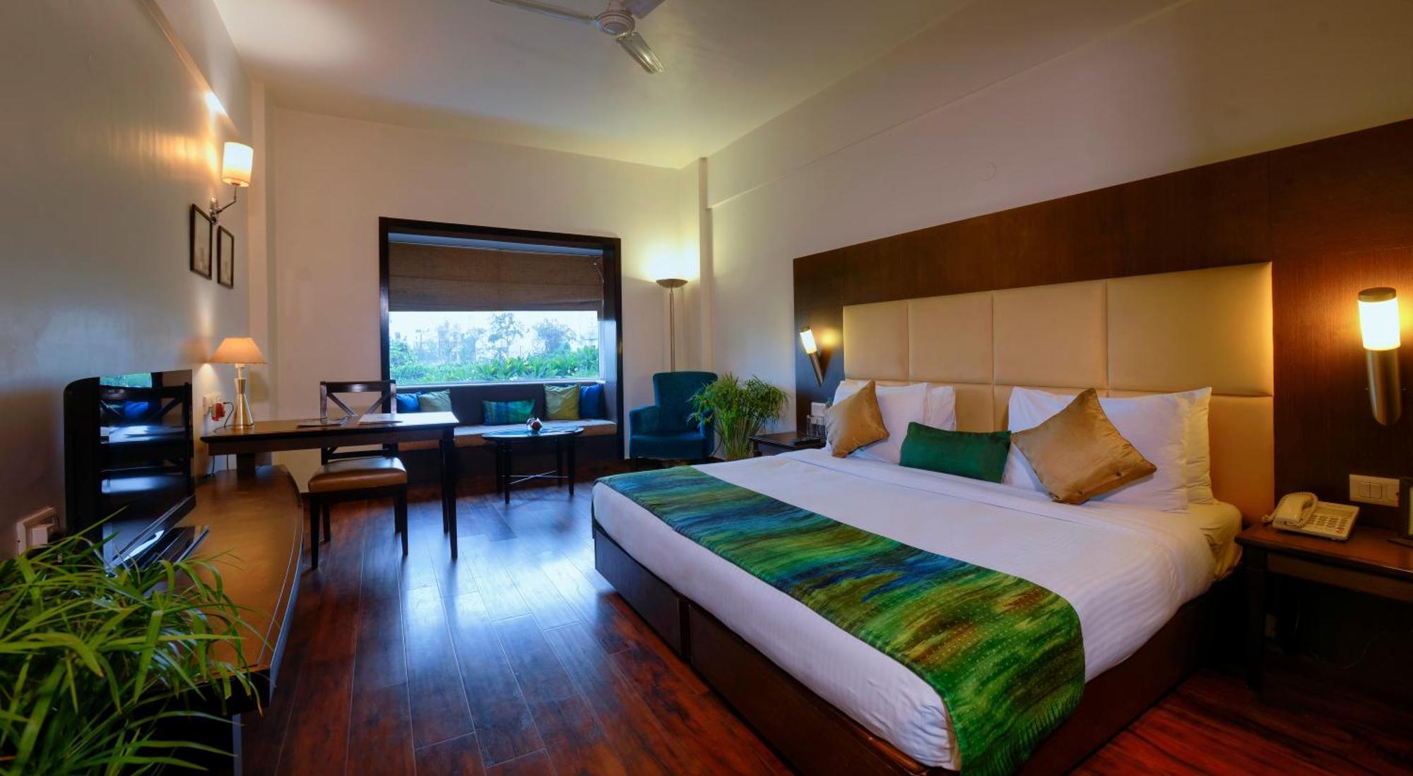 Treehouse Hotel Club & Spa Dharuhera Bagian luar foto