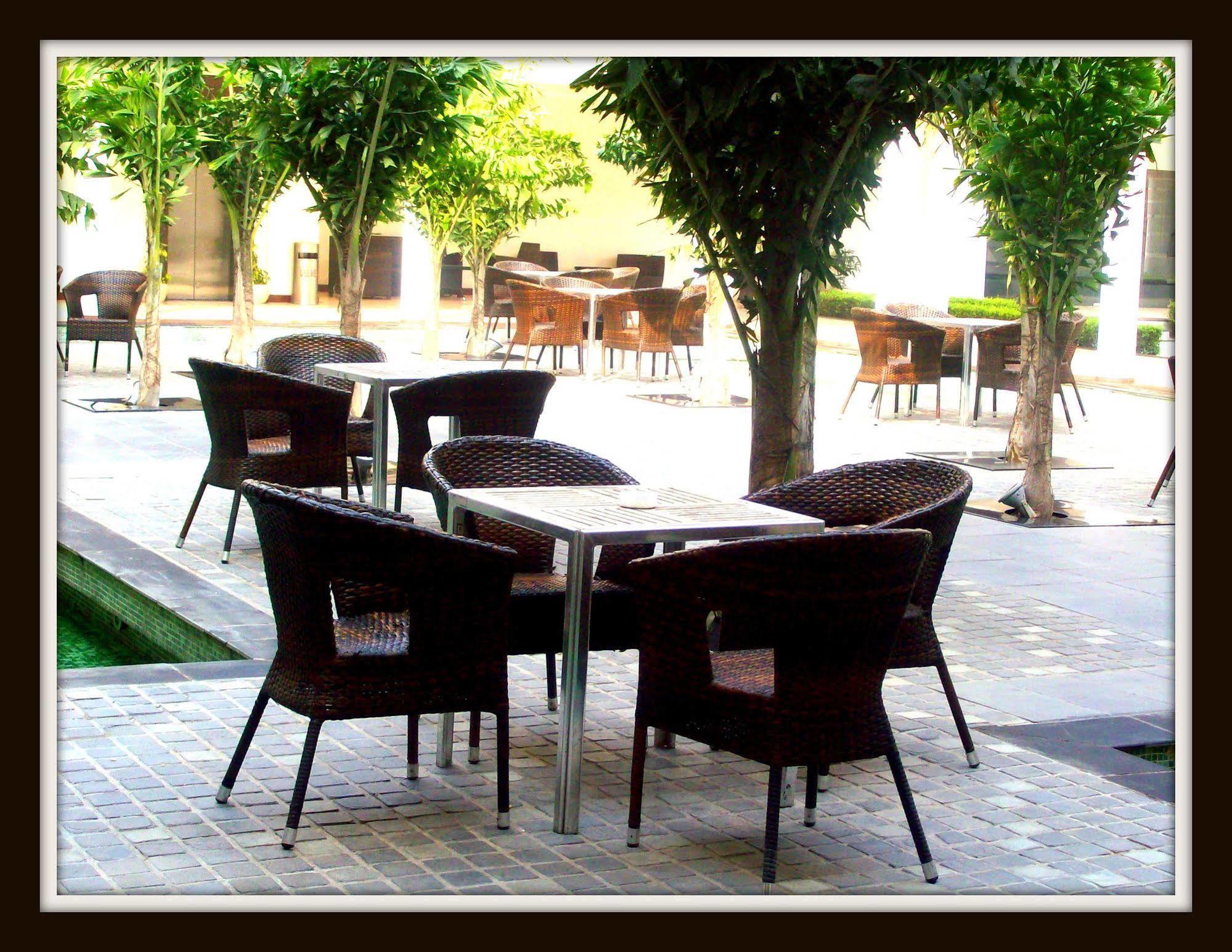 Treehouse Hotel Club & Spa Dharuhera Bagian luar foto